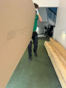 Opbæring af gipsplader til 5. sal i København, en effektiv løsning til byggeri i byen.